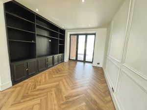 Lounge Diner- click for photo gallery